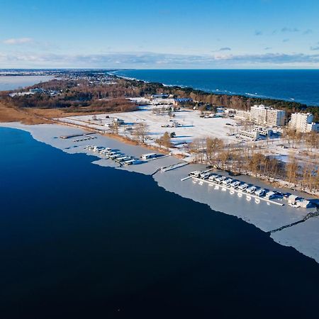 Grand Ht Houseboats - Domki Na Wodzie - Sauna, Jacuzzi, Kominek Mielno  Kültér fotó