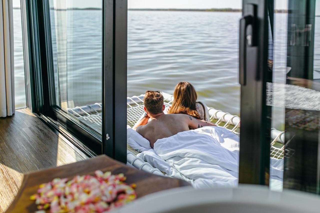 Grand Ht Houseboats - Domki Na Wodzie - Sauna, Jacuzzi, Kominek Mielno  Kültér fotó