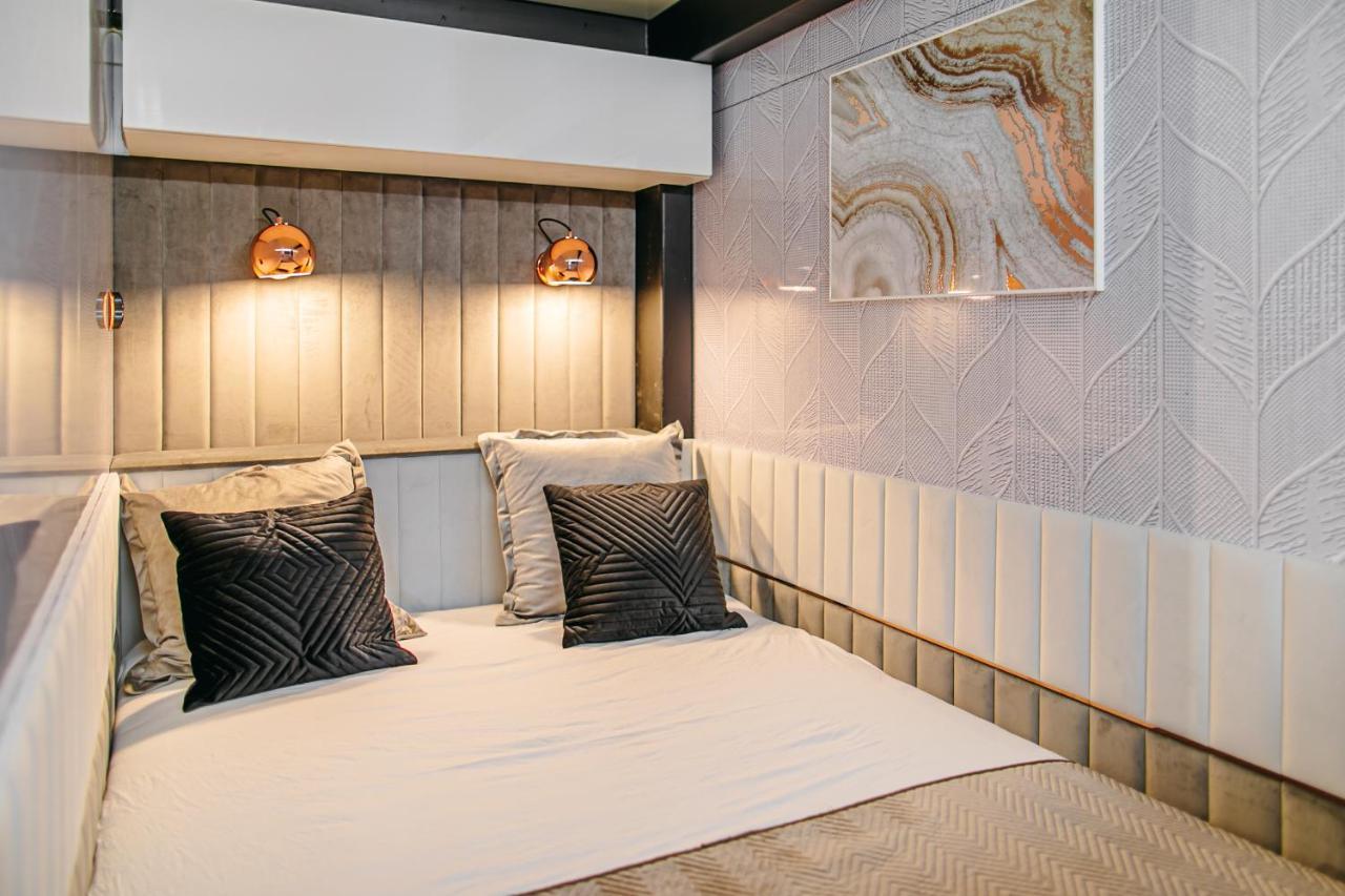 Grand Ht Houseboats - Domki Na Wodzie - Sauna, Jacuzzi, Kominek Mielno  Kültér fotó