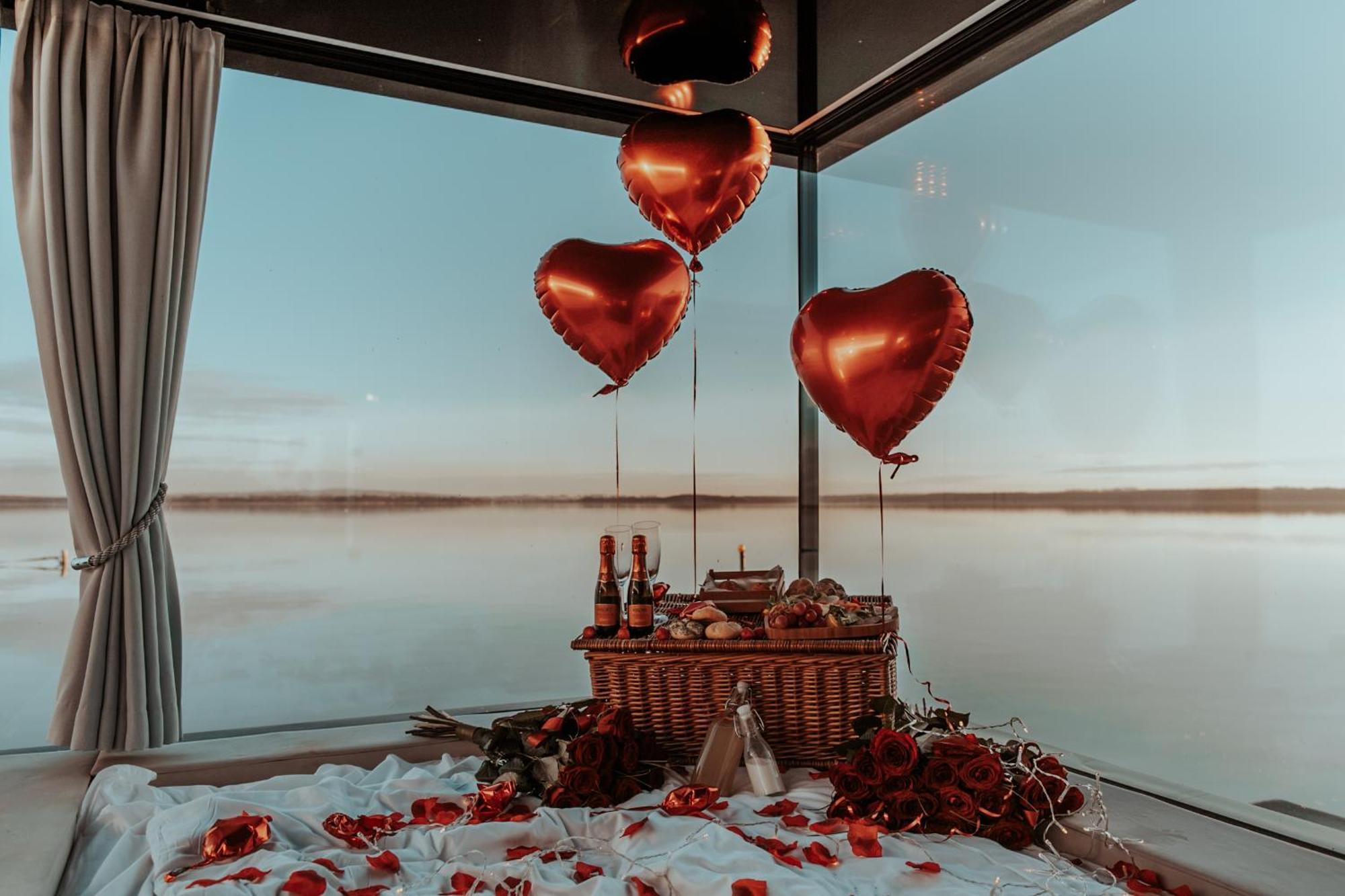 Grand Ht Houseboats - Domki Na Wodzie - Sauna, Jacuzzi, Kominek Mielno  Kültér fotó