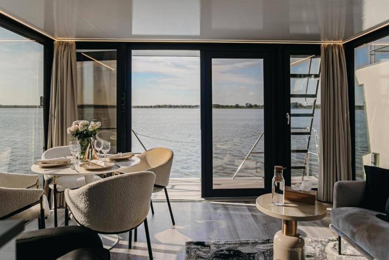 Grand Ht Houseboats - Domki Na Wodzie - Sauna, Jacuzzi, Kominek Mielno  Kültér fotó