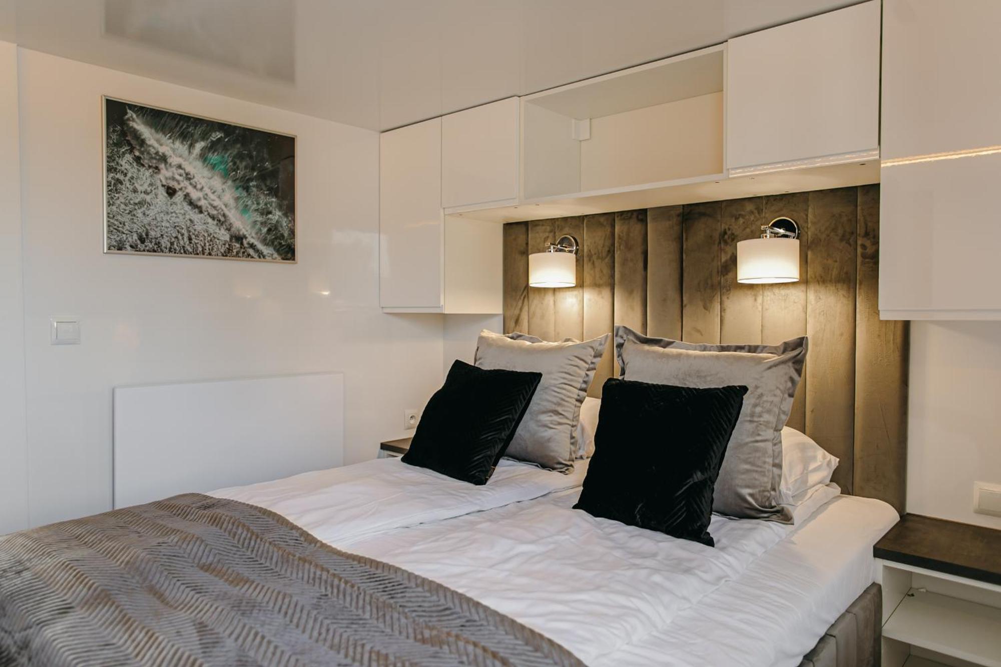 Grand Ht Houseboats - Domki Na Wodzie - Sauna, Jacuzzi, Kominek Mielno  Szoba fotó